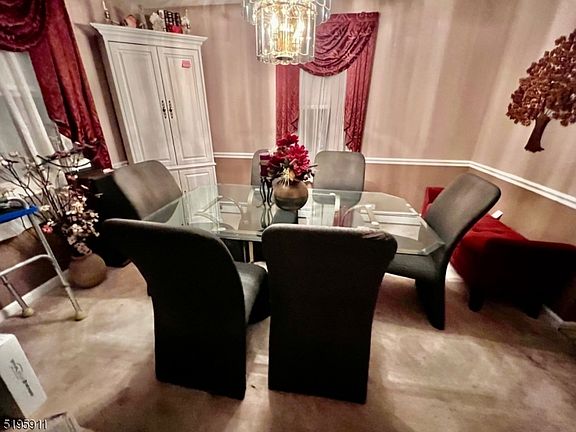 2nd image of 123 Park Ave #123