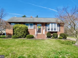 72 N Lunenburg Dr, New Castle, DE 19720