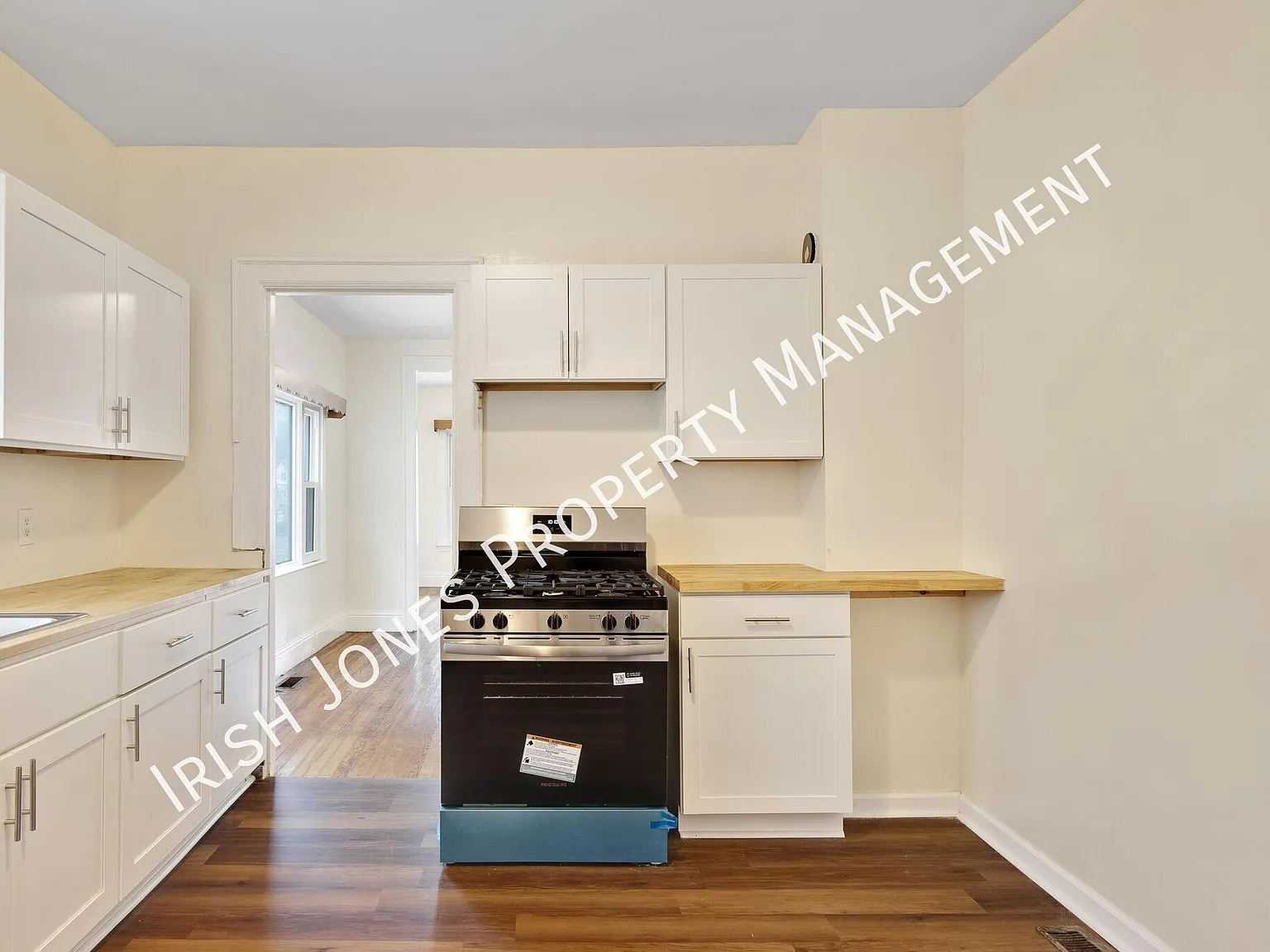 1266 E Ferry St — Photo 3