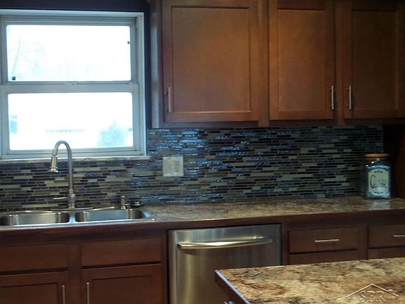 3rd image of 8170 Medallion Dr