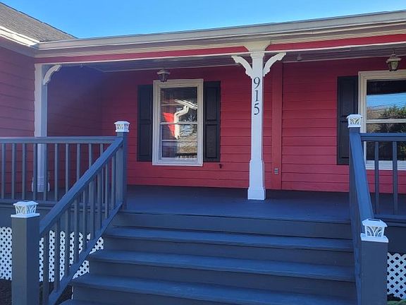 6 Steps in the front of home to enter with 6 solar lights to help lead the way and give it ambiance