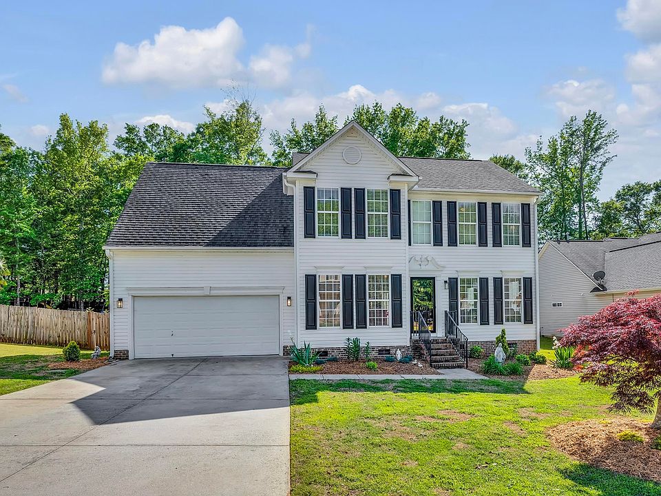 1st image of 415 Scarlet Oak Dr