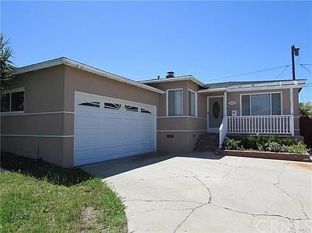 Charming family home on quiet street in great neighborhood!