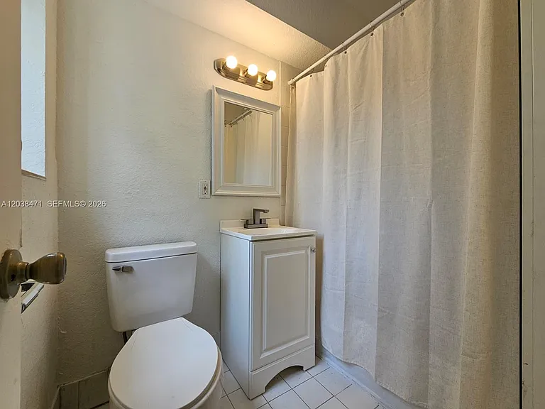 300 NW 84th Ter #300 — Photo 8