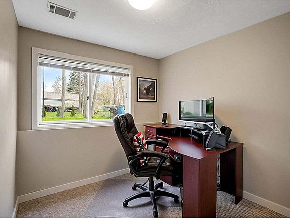 4th image of 195 Great Northern Ln