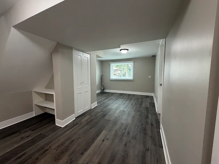 527 W 16th Pl — Photo 13