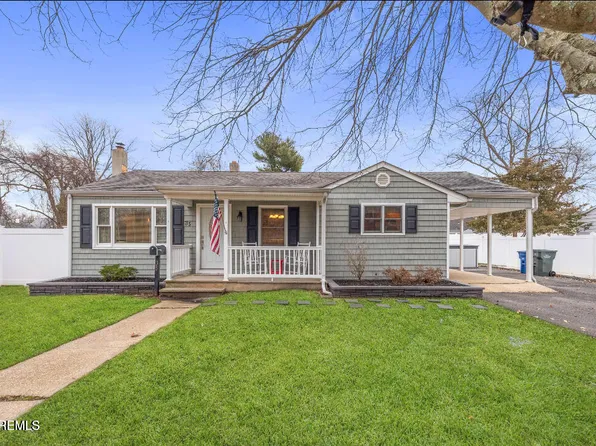 35 Terry Ln, Tinton Falls, NJ 07724