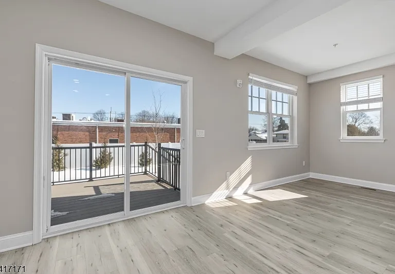 156 N Auten Ave — Photo 10