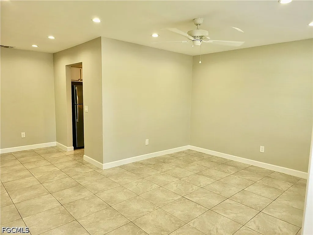 3 bed, 2.0 bath, 957 sqft, $1,425 — Photo 3