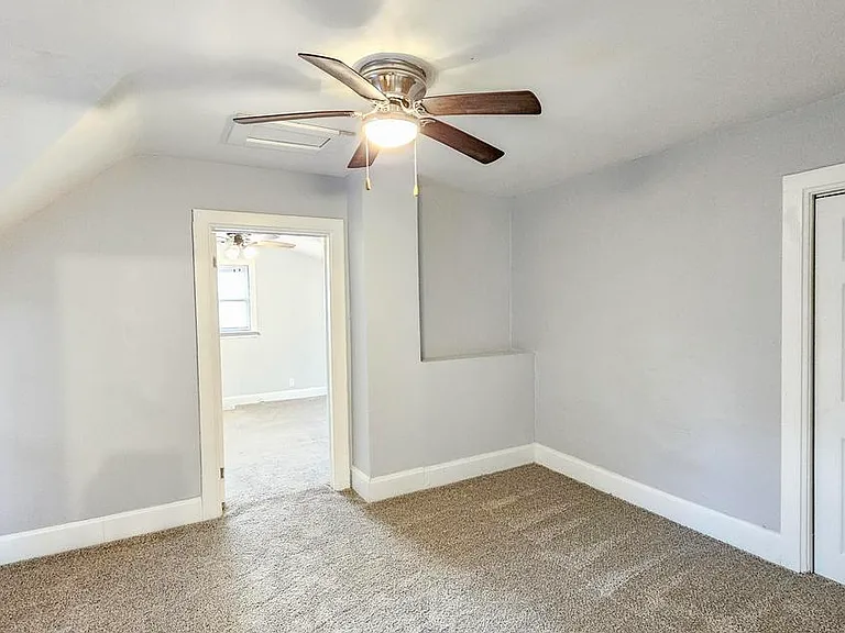 309 Derby St — Photo 19