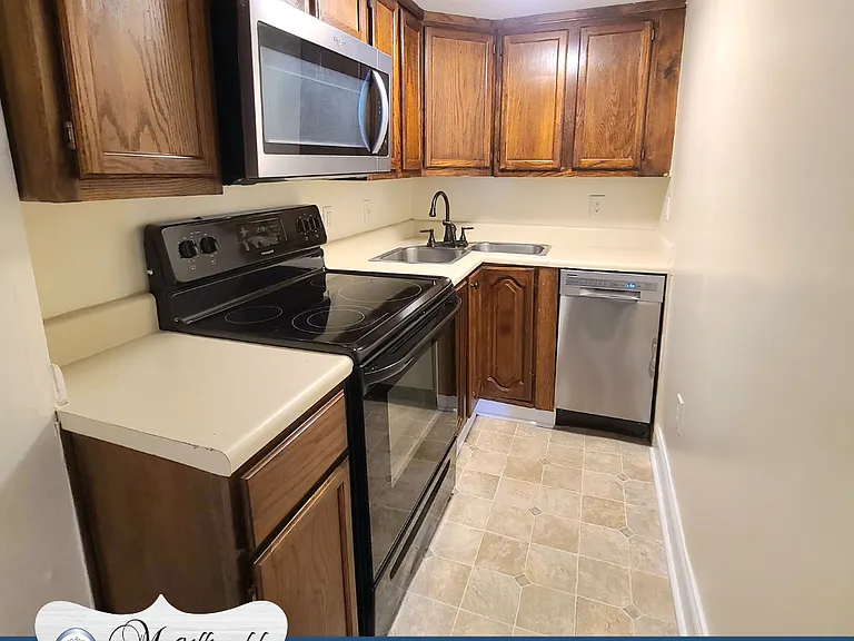940 Hickman Rd #B — Photo 5