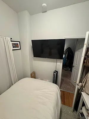 Rented by KNOCKKNOCK LLC | media 22