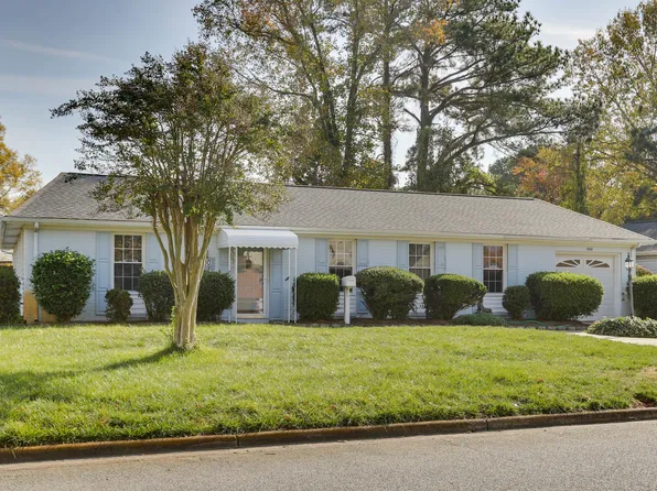 4822 Lake Shore Dr, Chesapeake, VA 23321