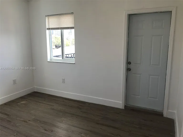 1815 NW 1st Ct #8 — Photo 5