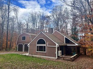 12 Hidden Ln, Enfield, NH 03748