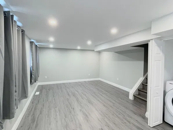 12 Croydon Dr, Saint Catharines, ON L2M 1J2