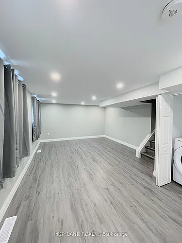 12 Croydon Dr #LOWER Photo 1