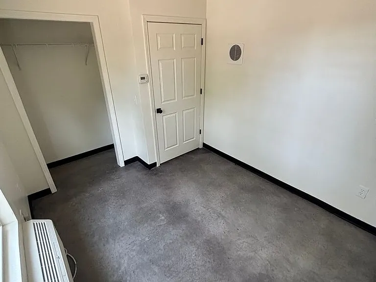 180 Summit St — Photo 26
