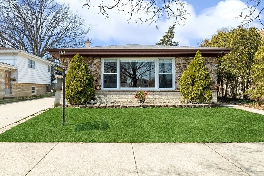 6814 N Central Ave photo 1