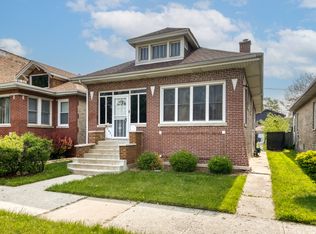 7637 S Ridgeland Ave, Chicago, IL 60649