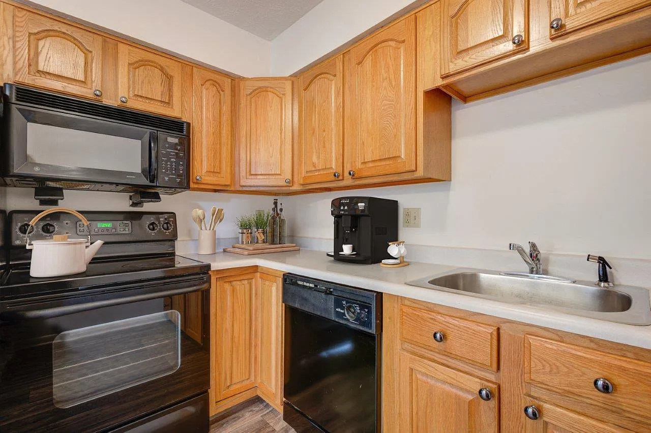 Brighton Colony Townhomes — Photo 2