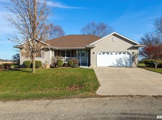 7 N Meadowbrook Dr, Geneseo, IL 61254