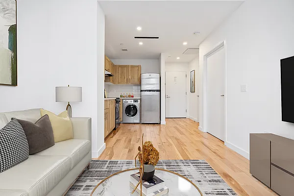 Rented by REAL New York | media 2