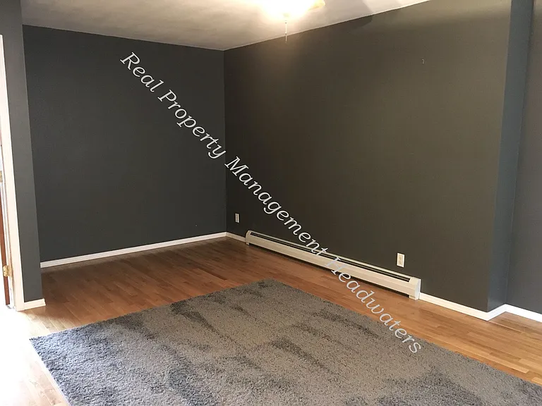 1311 Peosta Ave — Photo 5