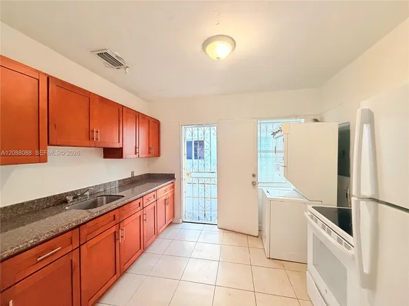 2410 NW 34th St #2, Miami, FL 33142
