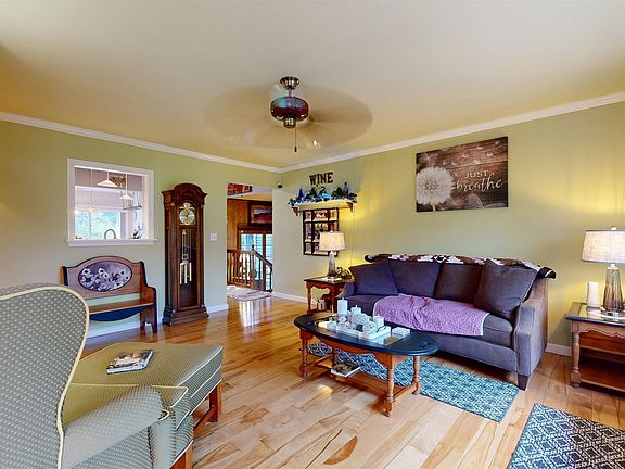 3rd image of 128 Lake Road