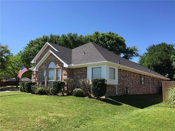 2nd image of 2202 Wren Ln