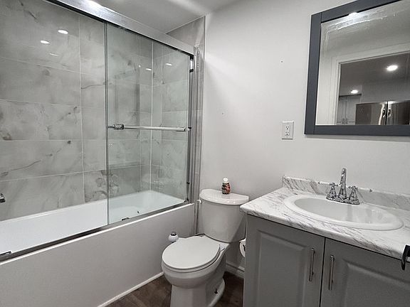 5th image of 644 Moira St W #3