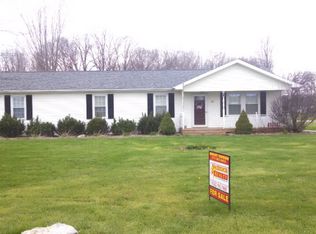 14 Thunderbird Rd, Oakwood, IL 61858