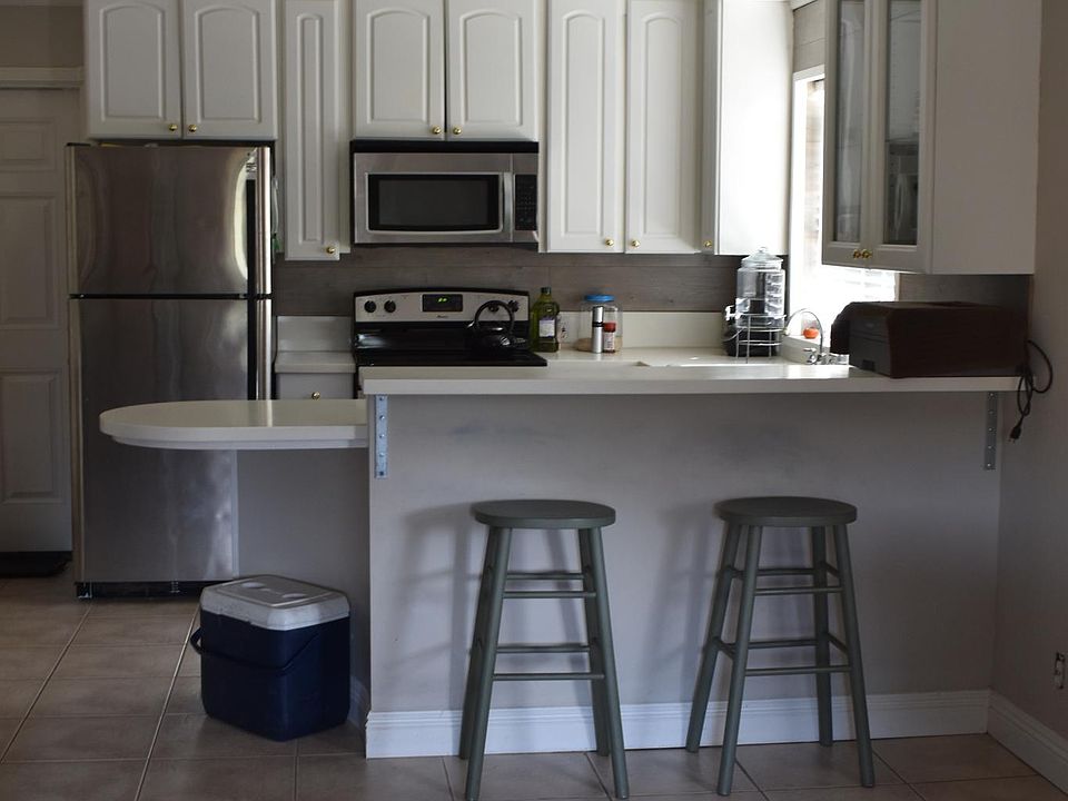 2nd image of 26245 Calle Cresta #B