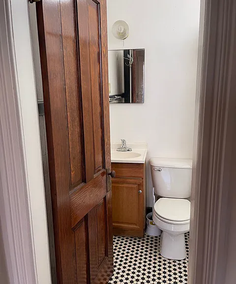 429-431 N Locust St — Photo 9