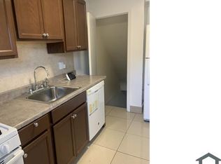 684 Middlesex Rd, Baltimore, MD 21221