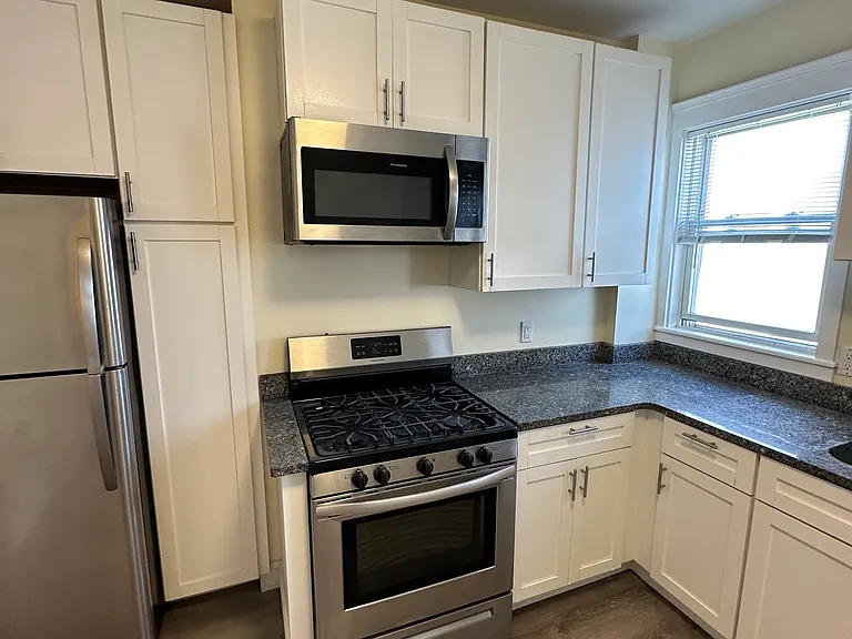 35 George St #3 — Photo 6