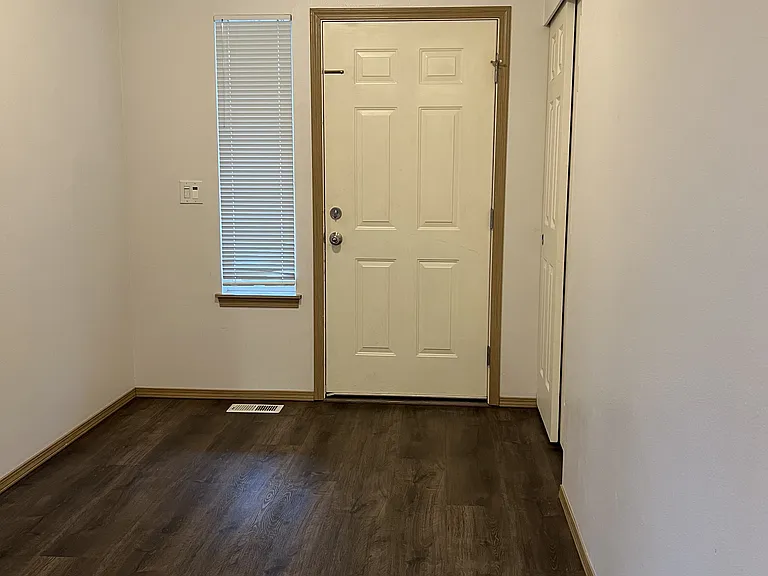 10104 Montana Rd #B — Photo 3