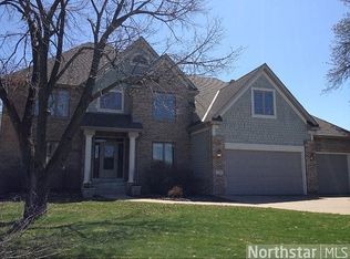 5740 Pond Dr, Shoreview, MN 55126