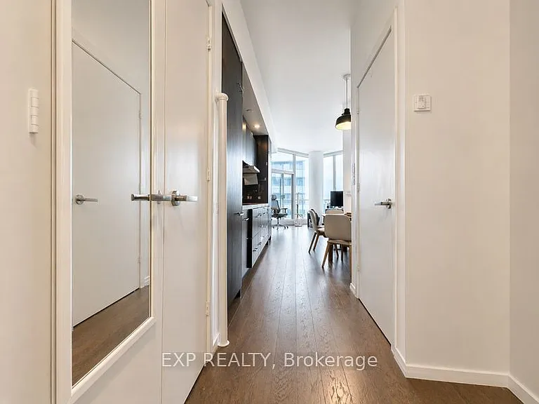 45 Charles St E #5109 — Photo 8