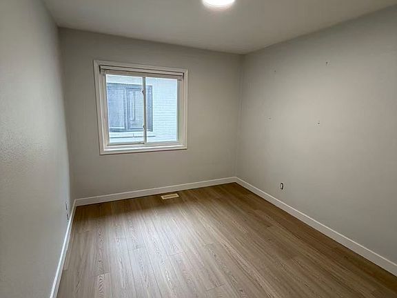 4th image of 85 Three Valleys Dr