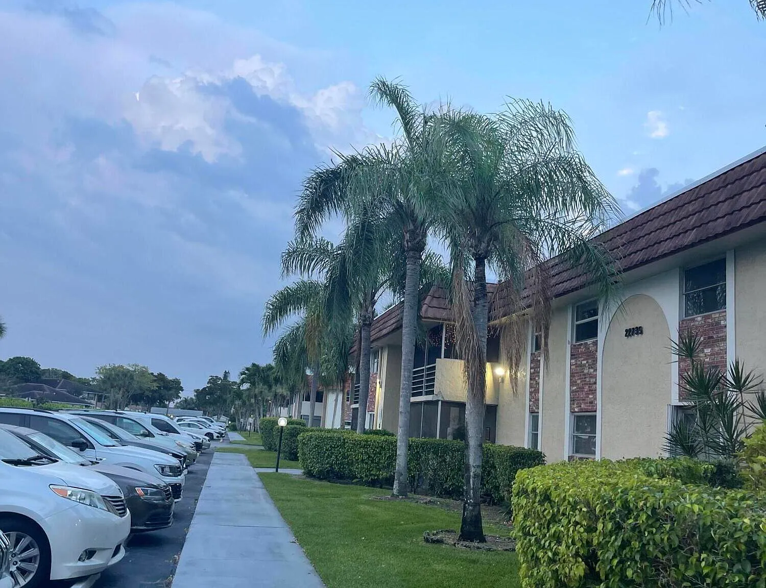2 bed, 2.0 bath, 1170 sqft, $2,100 — Photo 2