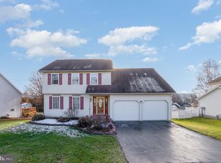 181 Overview Cir W, Red Lion, PA 17356