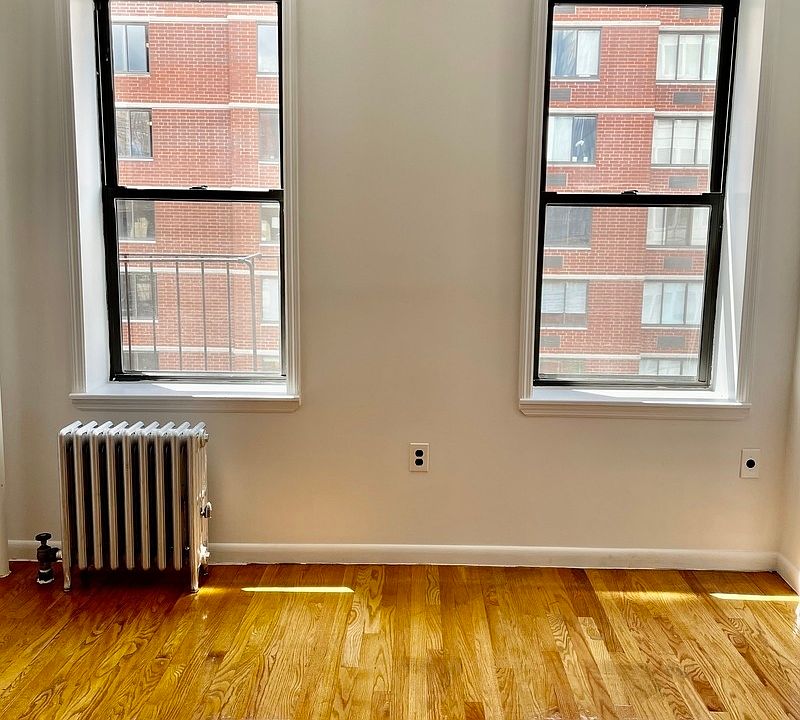 1st image of 235 W 19th St Penthouse B