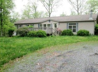 216 Persimmon Tree Ln, Hedgesville, WV 25427