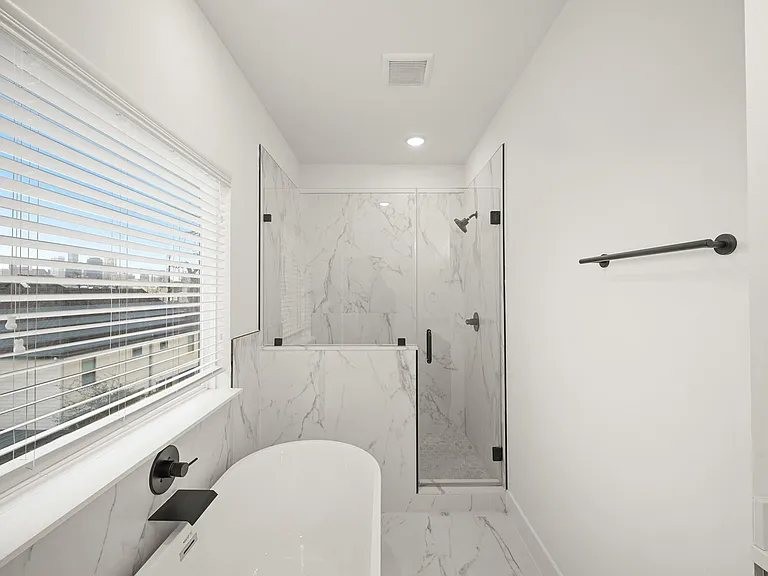 2811 Anita St — Photo 22