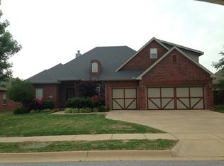 6207 S 27th St, Rogers, AR 72758