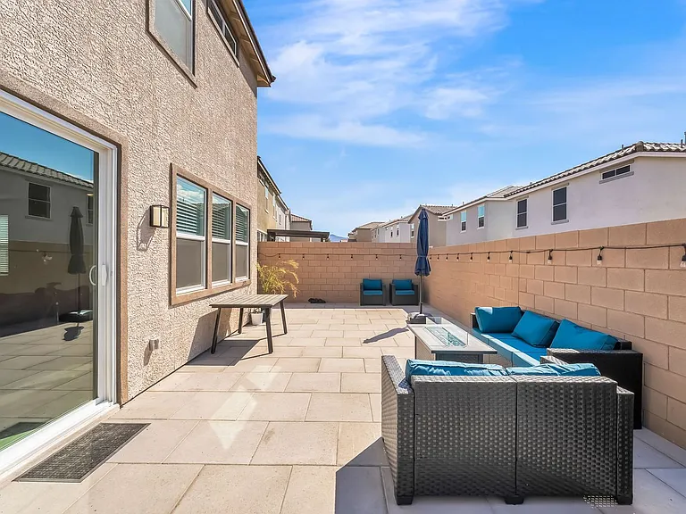 670 Tranquil Peak Ct — Photo 41