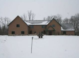 W314N9141 Hoff Rd, Hartland, WI 53029