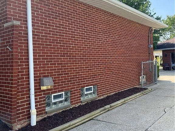 2nd image of 5738 Champaign Ave